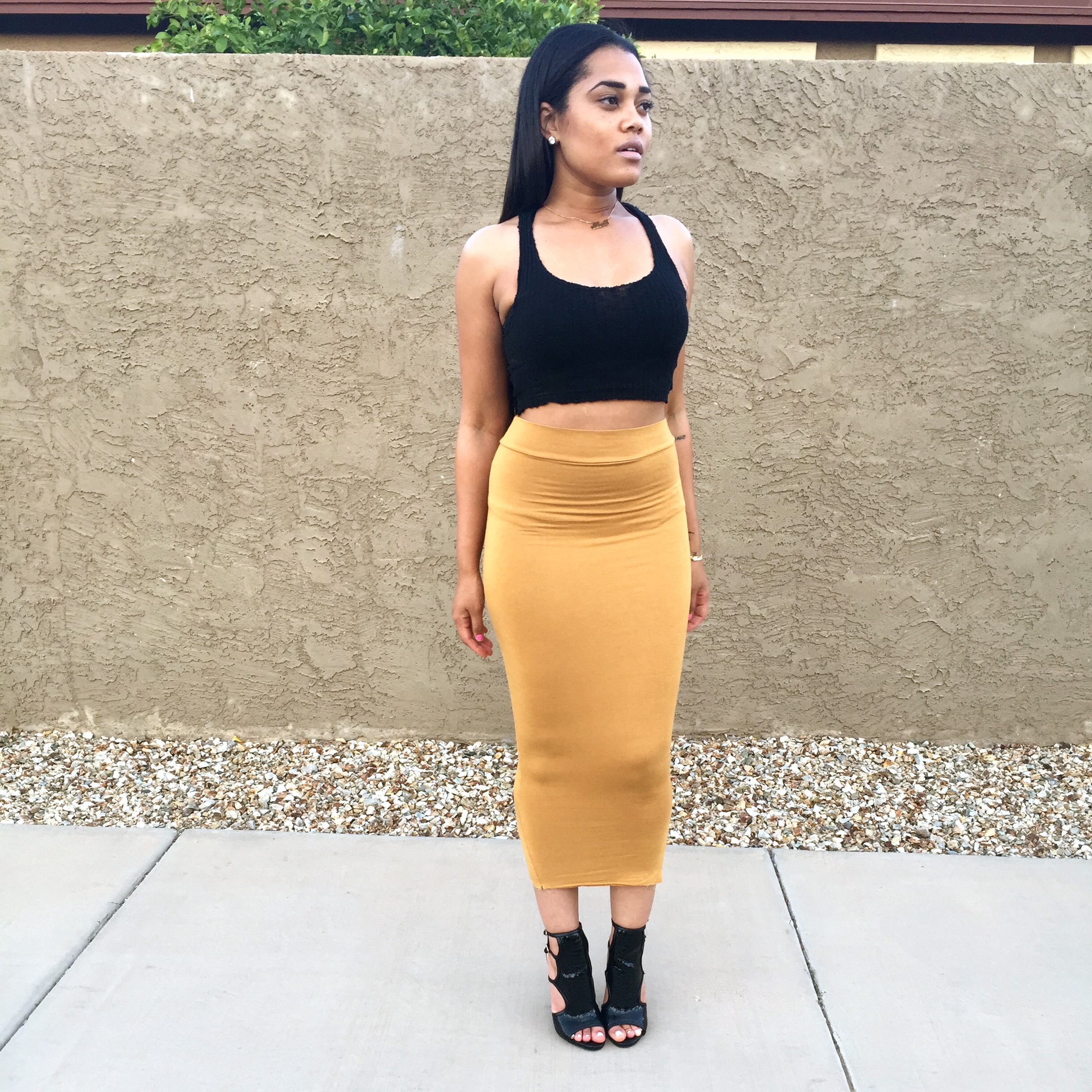tight maxi skirt outfits